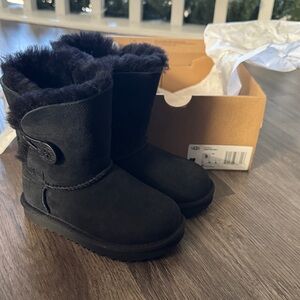 NWT UGG Toddler Bailey Button Black Boots